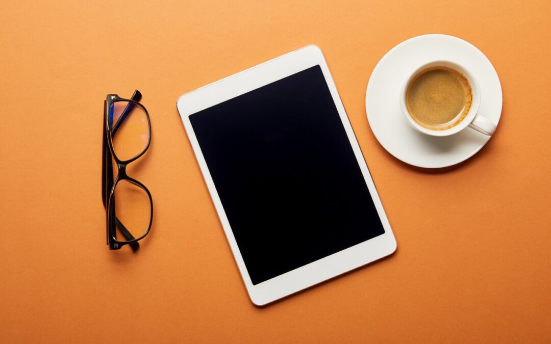 Tablet do pracy biurowej. Jakie dodatki zwiększają jego funkcjonalność?
